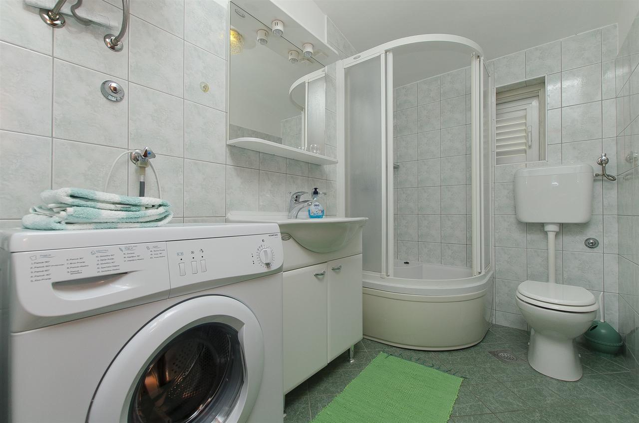 Apartment Josipa Примоштен Екстер'єр фото