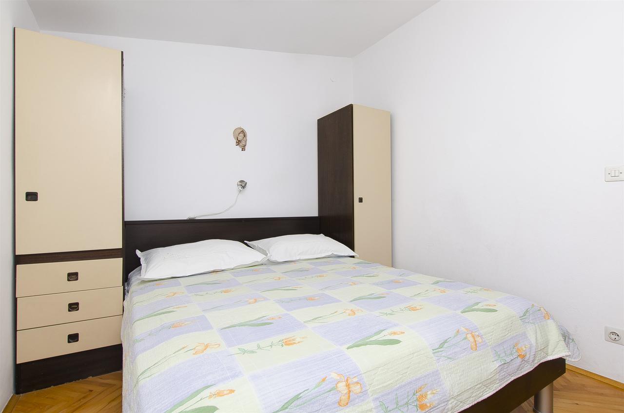 Apartment Josipa Примоштен Екстер'єр фото